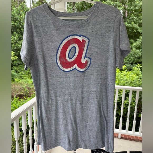 Touch by Alyssa Milano Gray T-Shirt with Atlanta Braves logo. Size XL. - Picture 1 of 4